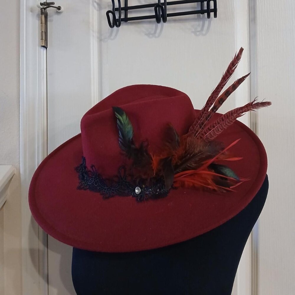Vintage burgundy felt fedora hat black lace trim, feathers, & rhinestone detail